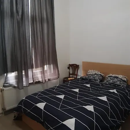 Cozy A Saint-gilles Apartamento