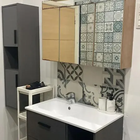 Modern In Molenbeek-saint-jean / 77 M² / Parking Brussels