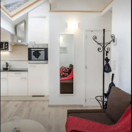 - Steps Grand Place - Local Vibrant Neighbourhood Apartment *