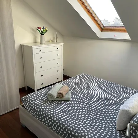 Apartment - Steps Grand Place - Local Vibrant Neighbourhood Brussels