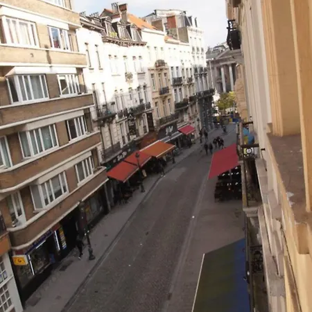 - Steps Grand Place - Local Vibrant Neighbourhood Brussels