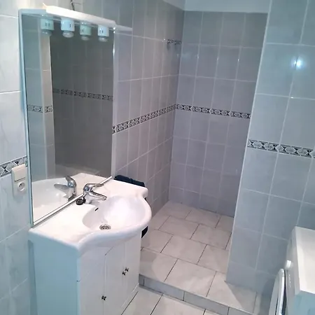 House Near Forest 125 M² For 6 Guests Vakantiehuis *