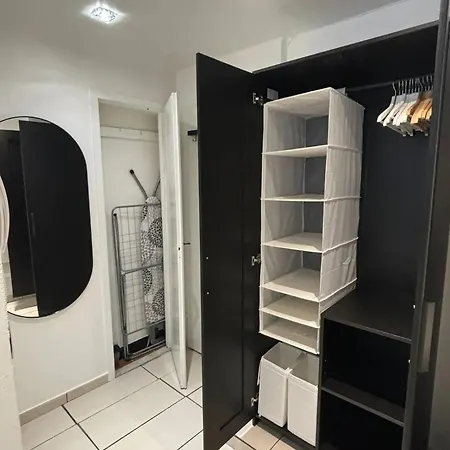 Comfortable Apartment In Brussels, 35 M², 3 Persons Apartamento