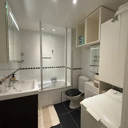 Comfortable Apartment In Brussels, 35 M², 3 Persons 4* Bruxelas