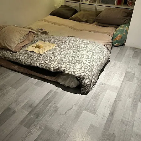 Petit Belle Chambre De A Bruxelles Midi بروكسل