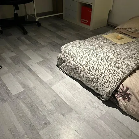 Petit Belle Chambre De A Bruxelles Midi منزل للإقامة *