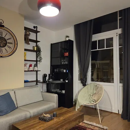 Pb155, Balcony With Street View *