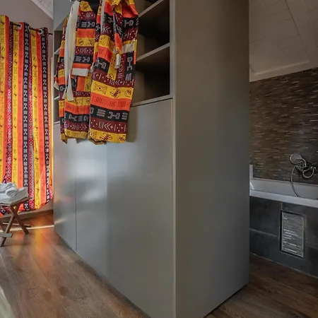 Kweni House