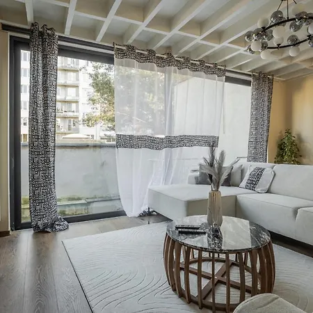 וילה Kweni House *