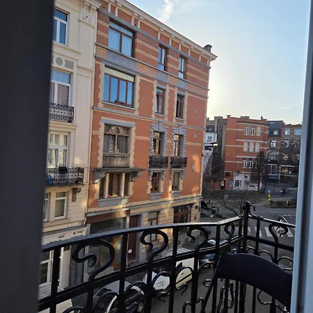 Pb155, Balcony With Street View 招待所