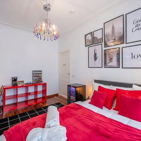 Euro Edens Cosy Historic In Jacuzzi, Garden, Location ゲストハウス 3*
