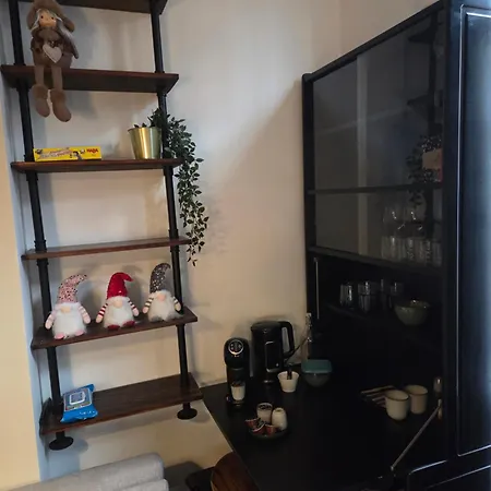 Pb155, Balcony With Street View