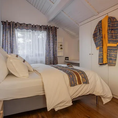 Kweni House * بروكسل