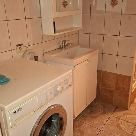 Et Dans Un Immeuble *