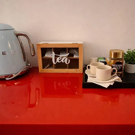 Euro Edens Cosy Historic In Jacuzzi, Garden, Location 게스트하우스