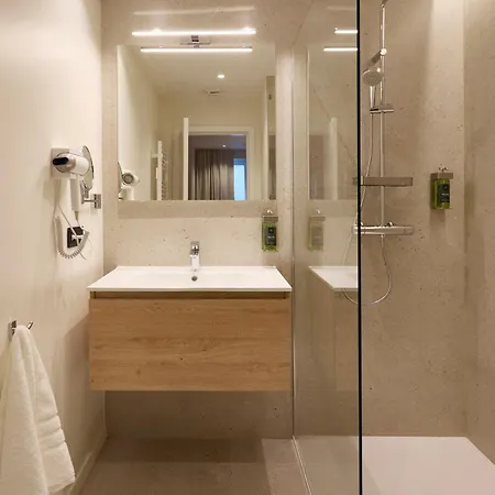 Georges Henri Aparthotel *