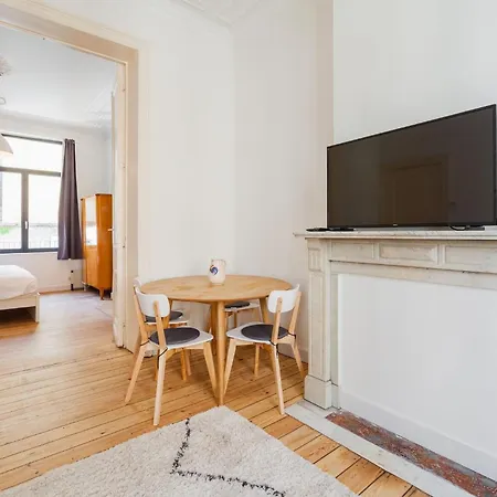 アパート 1 Bedroom W Kitchen And Bathroom In Trendy St Gilles