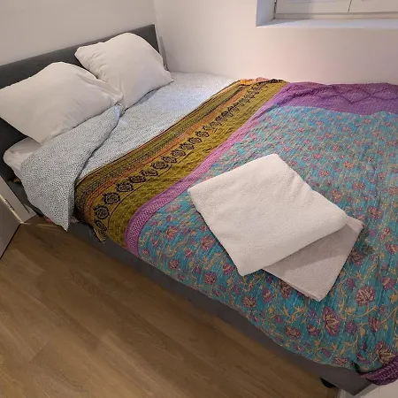 Cozy Nest Basement St Gilles *