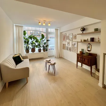 Modern & Elegant Near Montgomery