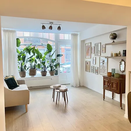 Modern & Elegant Near Montgomery