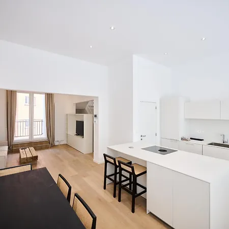 公寓 Gallery Louise 2 *