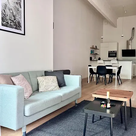 Bright Modern Loft In For 4