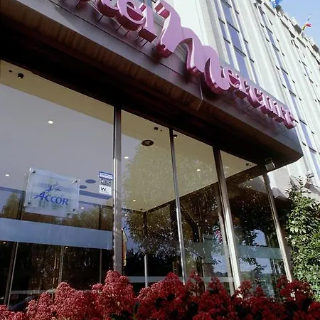 Mercure Airport Hotel 3*