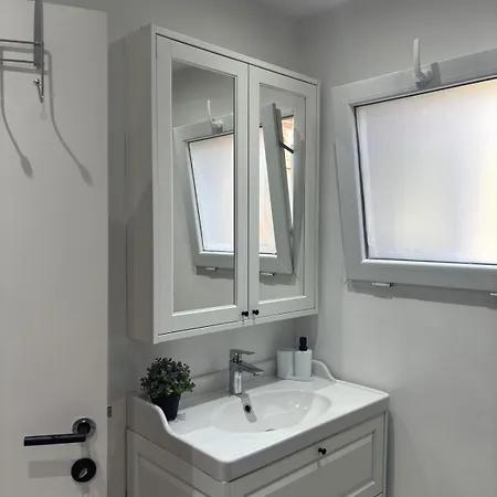 Modern In Brussels, Ground Floor