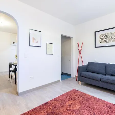 아파트 Over Two Floors For 5 Guests Near Midi & Grand Place