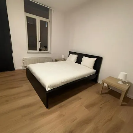 Luxury 3-bedroom With Beautiful Garden Space Apartment *