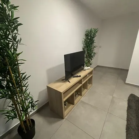 Apartment Luxury 3-bedroom With Beautiful Garden Space Brüssel