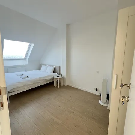 Chic & Bright Near Montgomery 布鲁塞尔