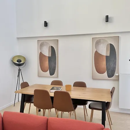 Chic & Bright Near Montgomery * 布鲁塞尔