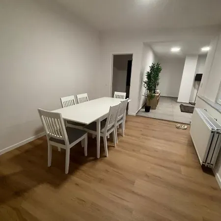 Luxury 3-bedroom With Beautiful Garden Space 公寓 布鲁塞尔