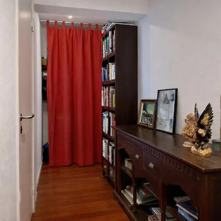 アパート Alhambra Hideaway Prime Location ブリュッセル