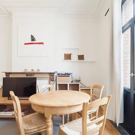 Apartment 1 Bedroom W Kitchen And Bathroom In Trendy St Gilles *
