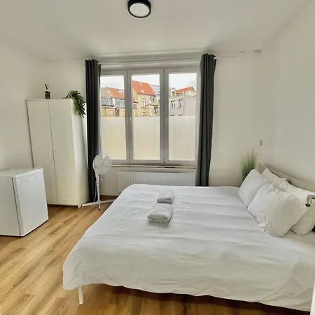 Spacious For 6 Near Center Of 아파트 브뤼셀