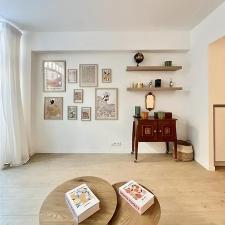 Modern & Elegant Near Montgomery