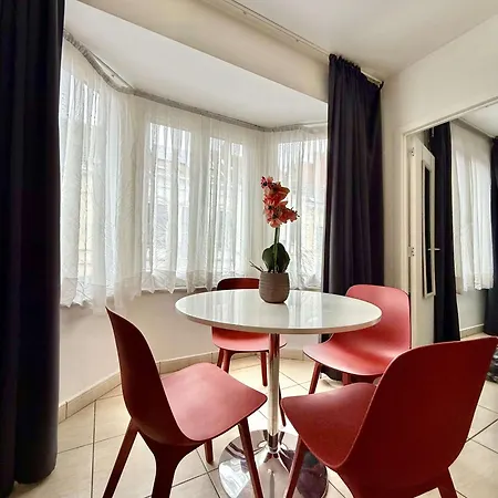 Elegant Close To The European Parliament Lejlighed Bruxelles