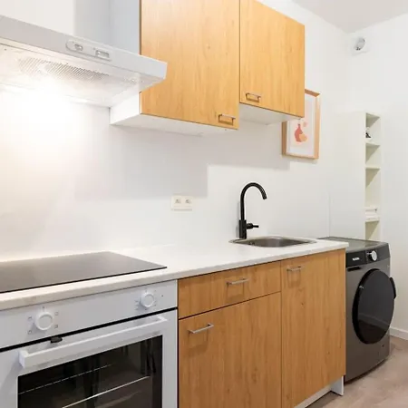 Over Two Floors For 5 Guests Near Midi & Grand Place Apartment *