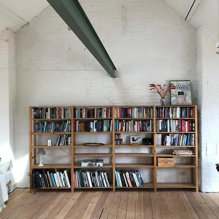 Penthouse In A Family House * ブリュッセル