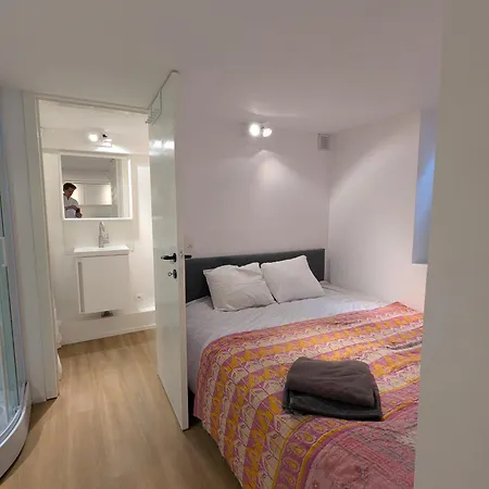 Apartment Cozy Nest Basement St Gilles *