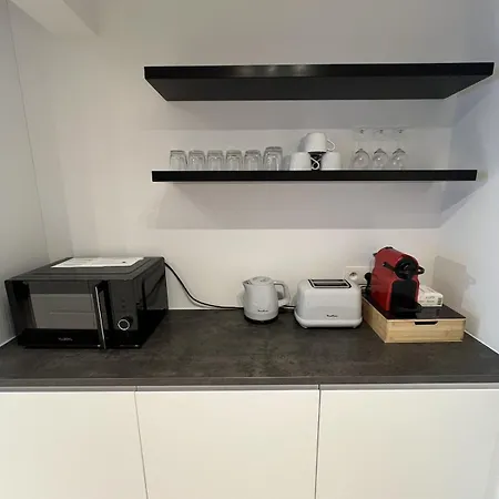 Apartment Chic & Bright Near Montgomery *