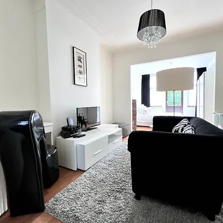 Apartment Chic Heart Of The With Balcony *