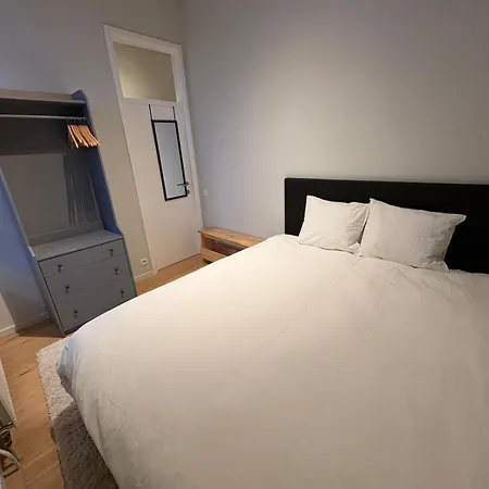 Quiet Near European District