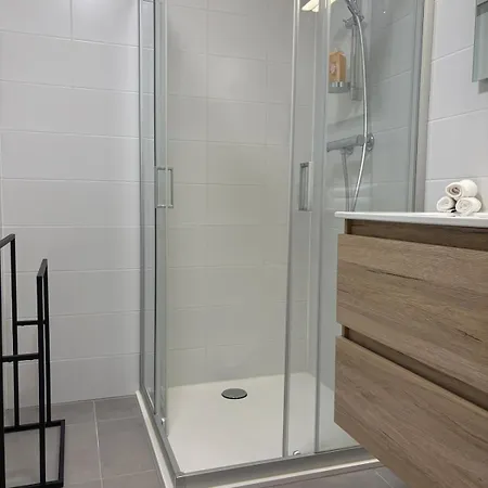 Residentiel A Tour Et Taxi *