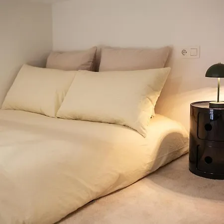 アパート Avec Mezzanine Et Terasse ブリュッセル