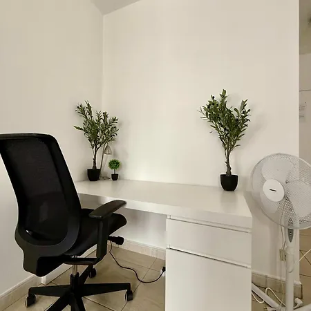 Elegant Close To The European Parliament Lejlighed