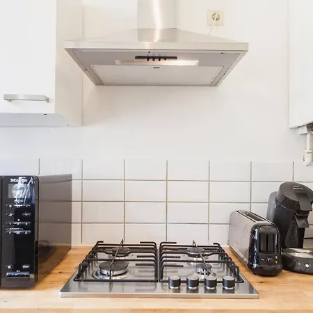 1 Bedroom W Kitchen And Bathroom In Trendy St Gilles *