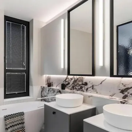 Superb Pierson * Bruxelles